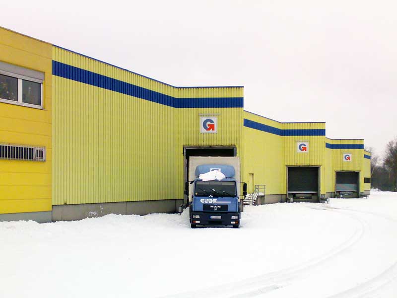 Gelbes Logistikzentrum